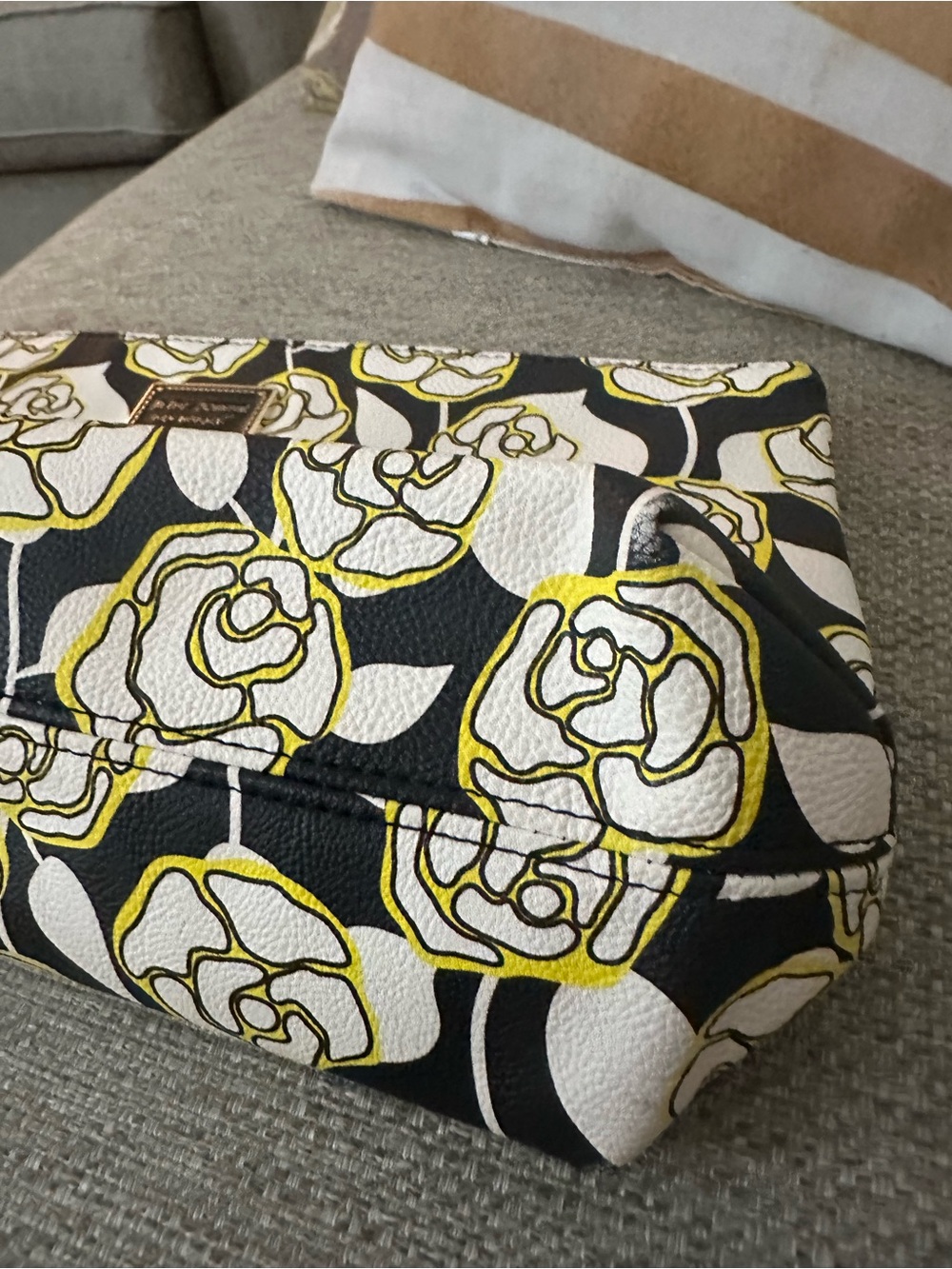 Betsey Johnson Black, White & Yellow Floral Wristlet Clutch w/ Rose Print Lining - Picture 8 of 16